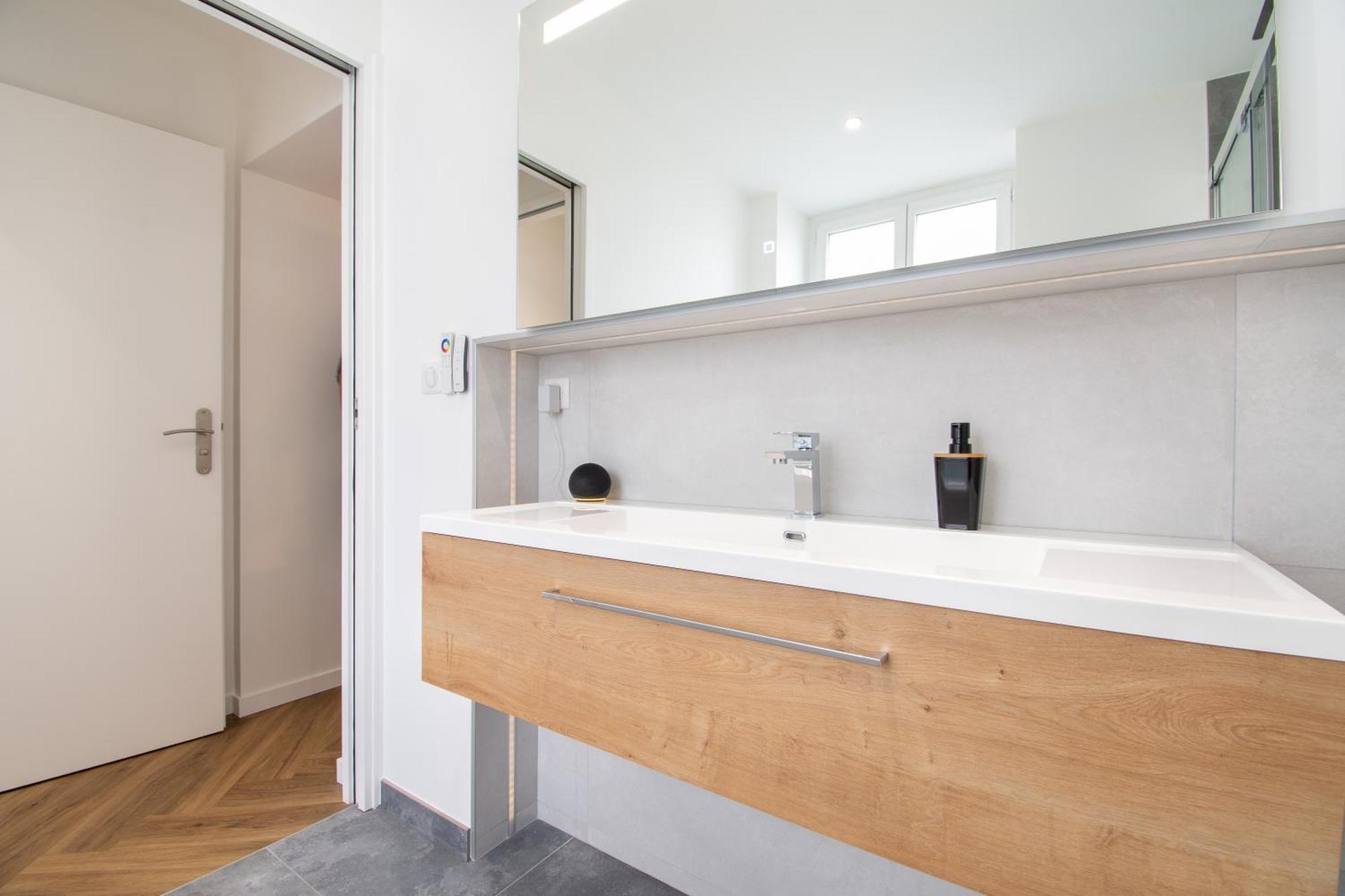 L'Appartement Des Ducs Avec Baignoire Double Nantes Luaran gambar