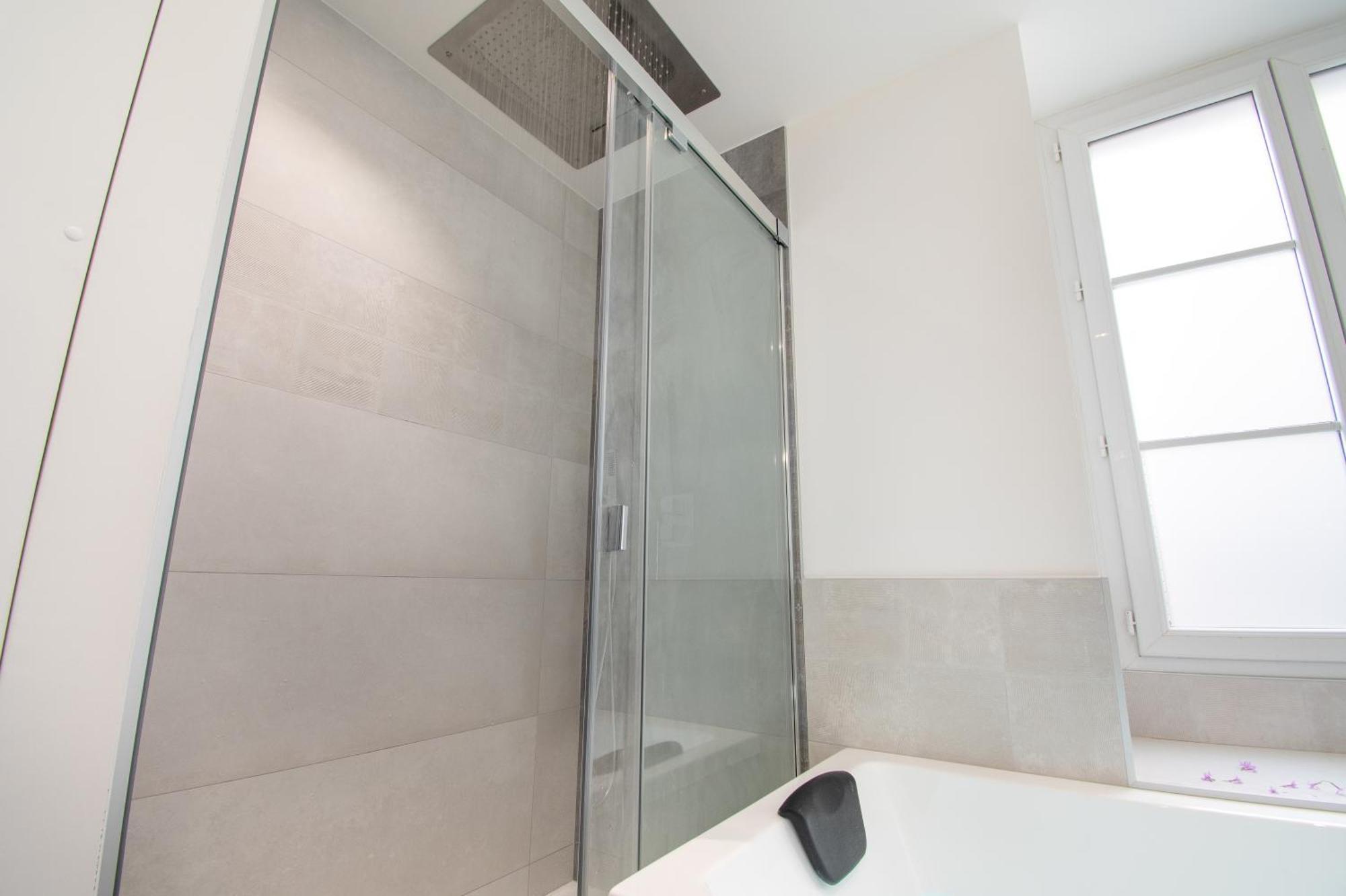 L'Appartement Des Ducs Avec Baignoire Double Nantes Luaran gambar
